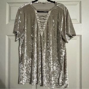 Entro Velvet Lace Vneck